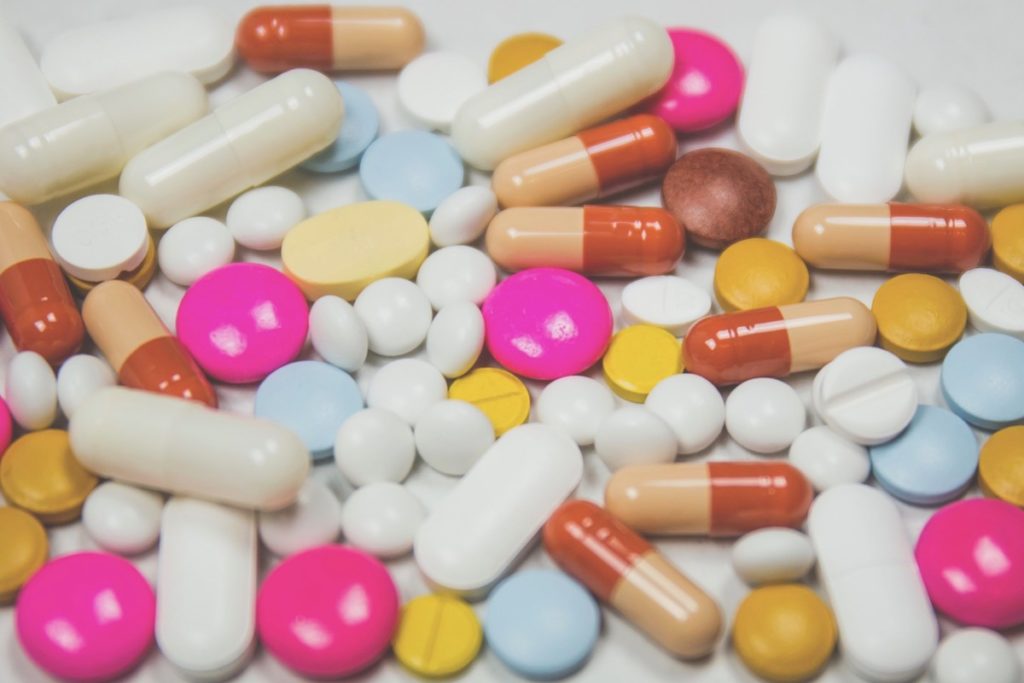 Pillen als Symbol für Apothekenmarketing